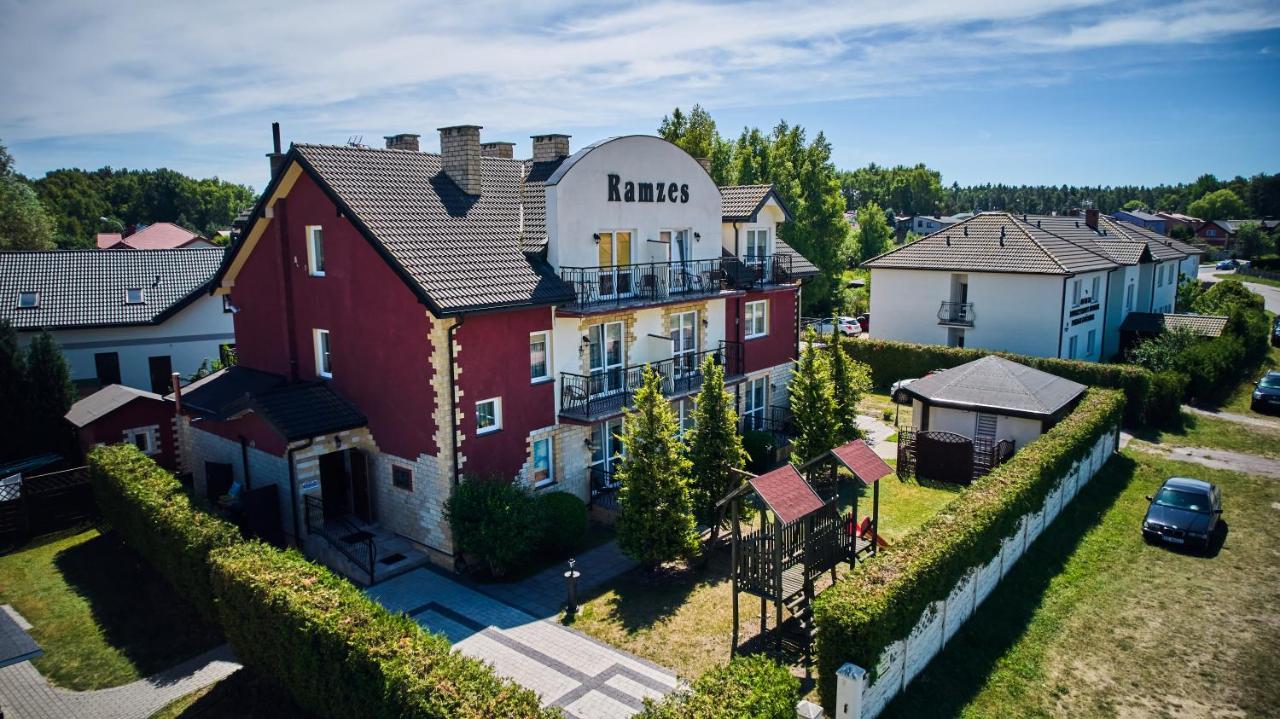 Ramzes Bed & Breakfast Ustka Exterior foto